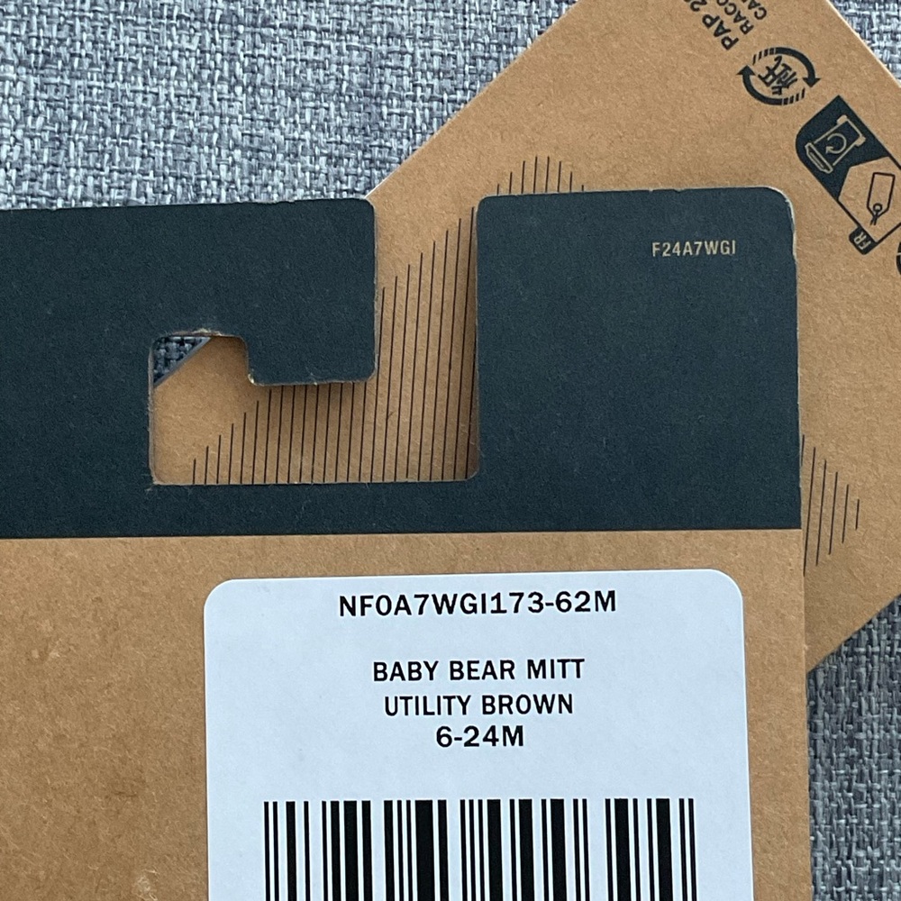 THE NORTH FACE. Baby Mittens - Picture 5 of 5